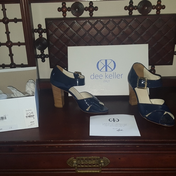 Dee Keller patent navy pumps - Picture 4 of 13